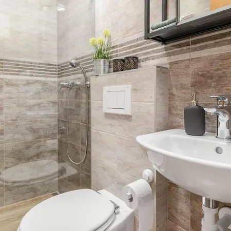 Nyaraló 4 Bedroom Lovely Home In Bribir *