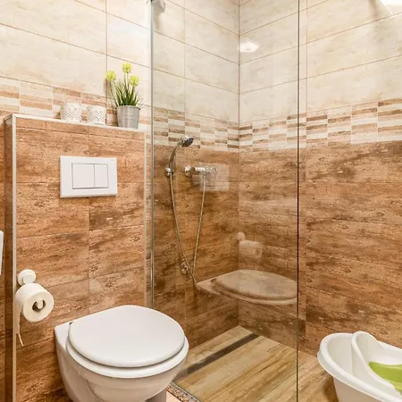 Nyaraló 4 Bedroom Lovely Home In Bribir Bribir