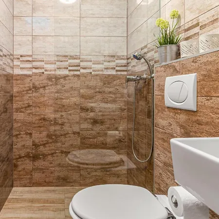 4 Bedroom Lovely Home In Bribir Nyaraló *