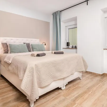 4 Bedroom Lovely Home In Bribir * Bribir