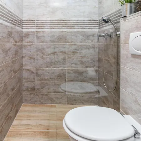 Beautiful Home In Bribir With Sauna 度假居 *