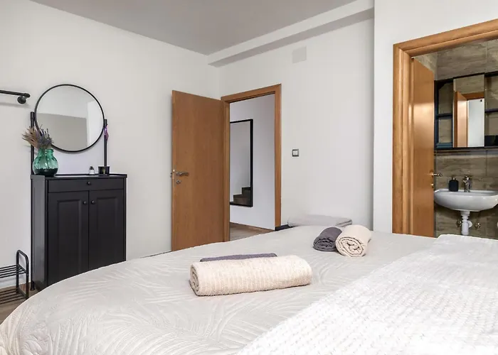 4 Bedroom Lovely Home In Bribir Bribir