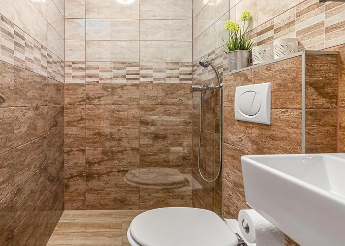 4 Bedroom Lovely Home In Bribir 度假居 *