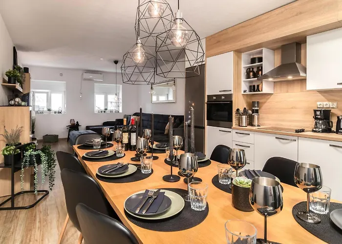 度假居 4 Bedroom Lovely Home In Bribir 布里比尔