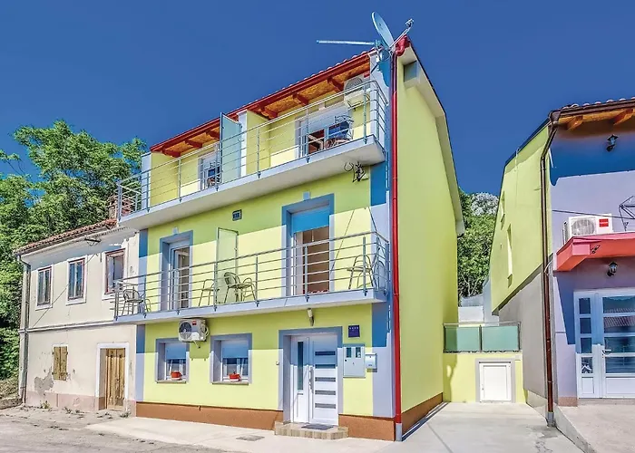 4 Bedroom Lovely Home In Bribir 布里比尔