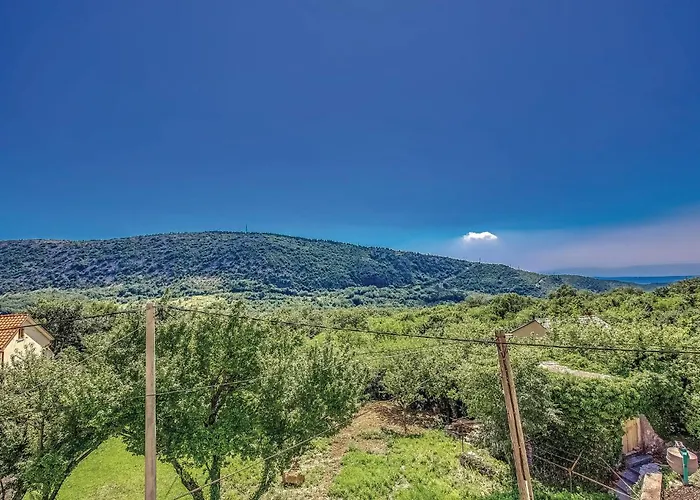 4 Bedroom Lovely Home In Bribir 度假居 *