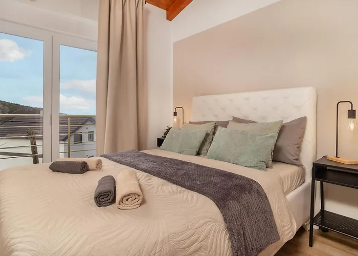 4 Bedroom Lovely Home In Bribir 度假居 布里比尔