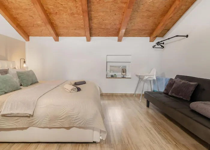 度假居 4 Bedroom Lovely Home In Bribir 布里比尔
