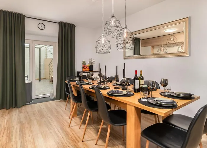 Nyaraló 4 Bedroom Lovely Home In Bribir